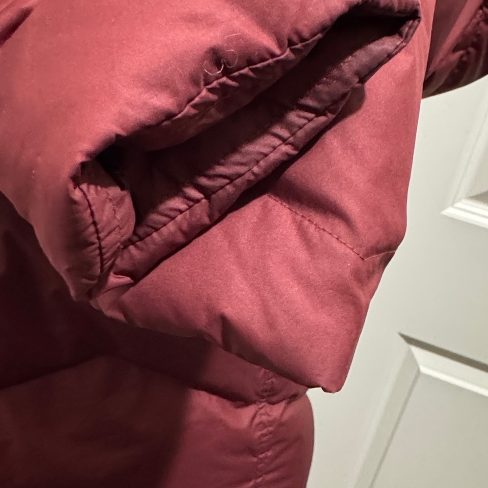 Patagonia Women's Down Burgundy Puffer Jacket with Hood - Picture 11 of 14